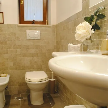 Sun Flowers House * Pitigliano